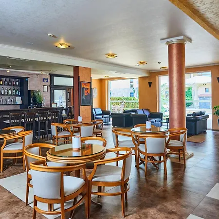 Sunny Forum Hotel 4*