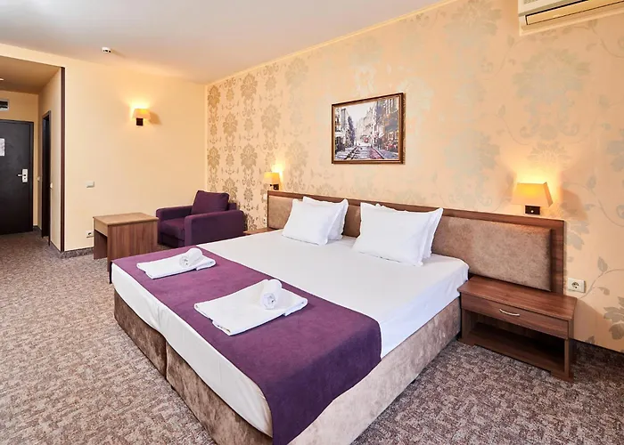 Sunny Forum Отель