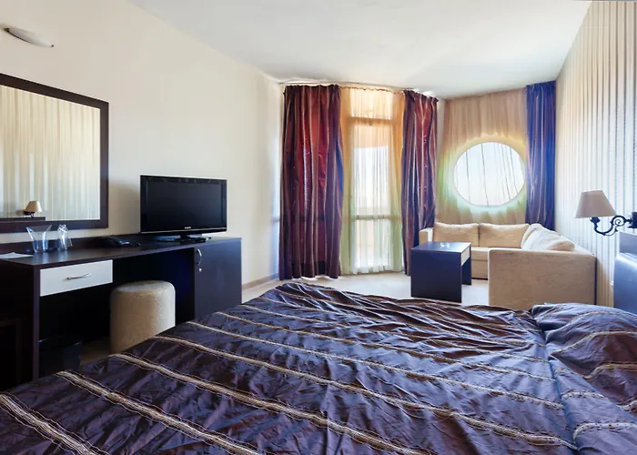 Sunny Forum Отель