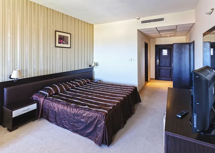 Отель Sunny Forum