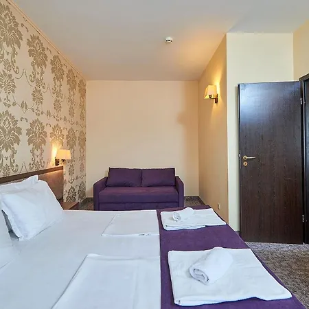 Sunny Forum Hotell 4*
