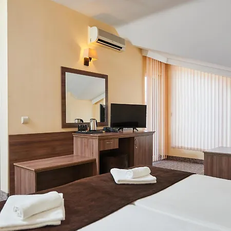 Sunny Forum Hotell 4*
