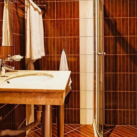 Sunny Forum Hotell 4*