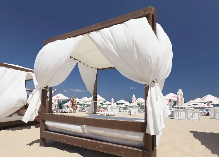 Хотел Sunny Forum 4*